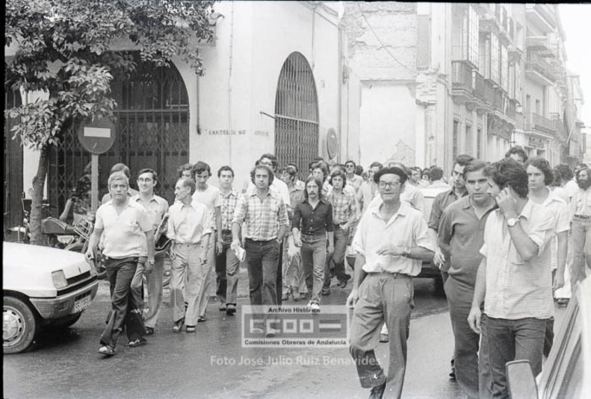 19. Manifestación de parados de la construcción. Sevilla, 21 de agosto de 1976. Foto de José Julio Ruiz Benavides (AHCCOOA).