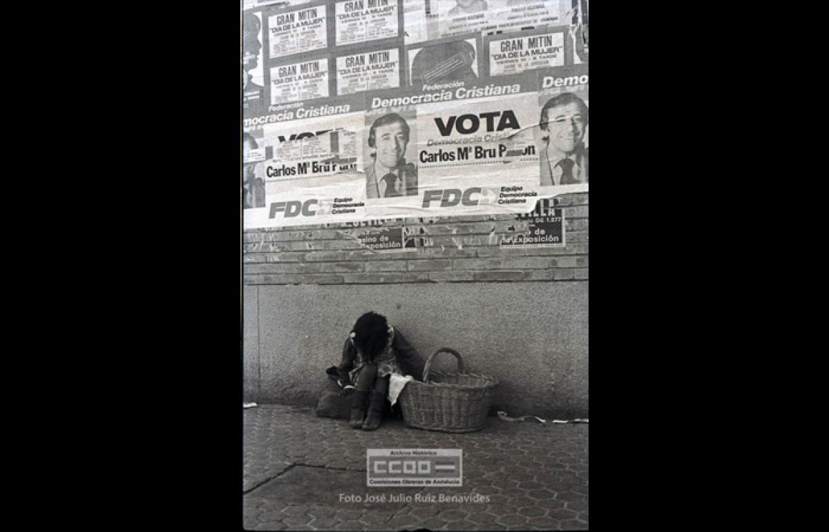 43. Campaña electoral de las elecciones generales celebradas el 15 de junio. Sevilla, junio de 1977. Foto de José Julio Ruiz Benavides (AHCCOOA).