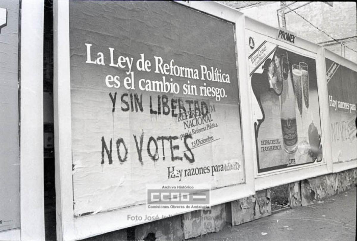 32. Campaña del referéndum para la reforma política celebrada el 15 de diciembre de 1976. Sevilla, diciembre 1976. Foto de José Julio Ruiz Benavides (AHCCOOA).